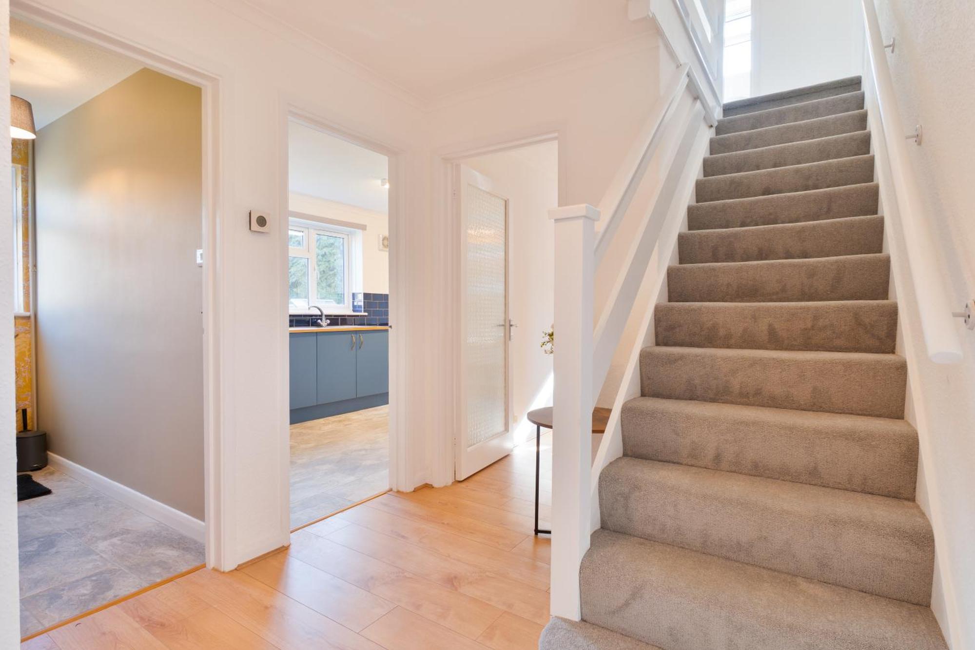 Stylish 4 Bedroom Spacious Retreat With Parking - Sleeps 10 - Families & Contractors Canterbury Exterior foto